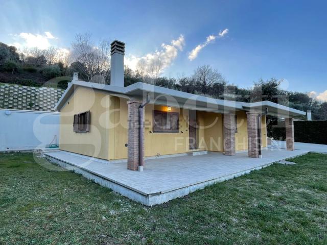 Villetta indipendente in vendita di 85 m² in Via Cinque Cerri, 1