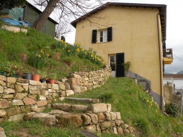 Villetta indipendente in vendita di 85 m² in Via della Chiesa, 11