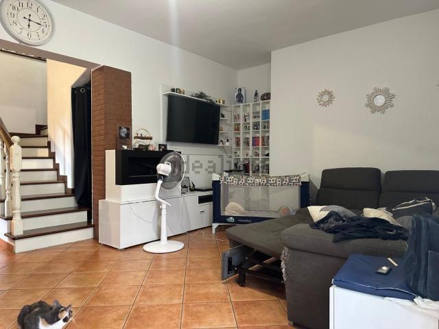 Villetta indipendente in vendita di 86 m² in Via Dolzani