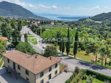 Villetta indipendente in vendita di 871 m² in Via Gardesana, 3