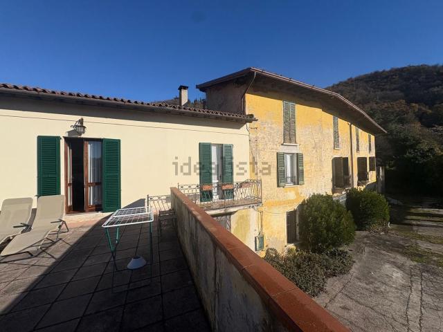 Villetta indipendente in vendita di 878 m² in Via Fontana