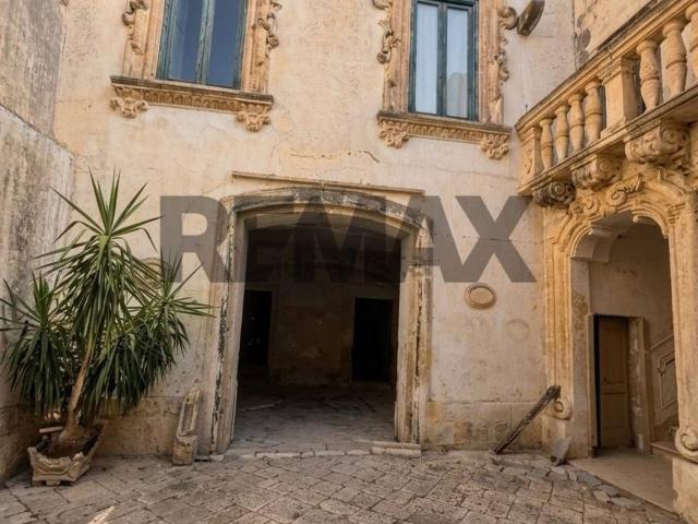 Villetta indipendente in vendita di 900 m²