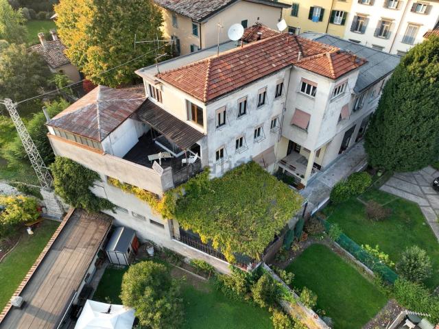 Villetta indipendente in vendita di 900 m²