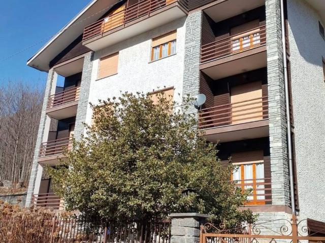 Villetta indipendente in vendita di 900 m² in Via Breno