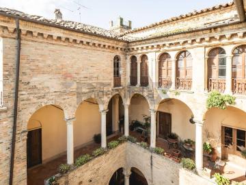 Villetta indipendente in vendita di 900 m² in Via Roma, 41