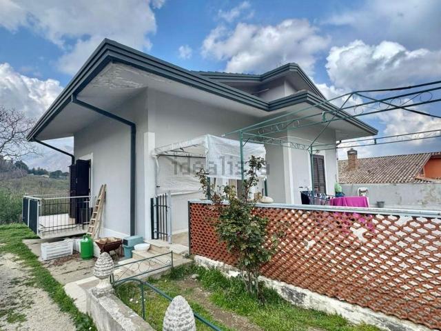 Villetta indipendente in vendita di 90 m² in Contrada Cesine