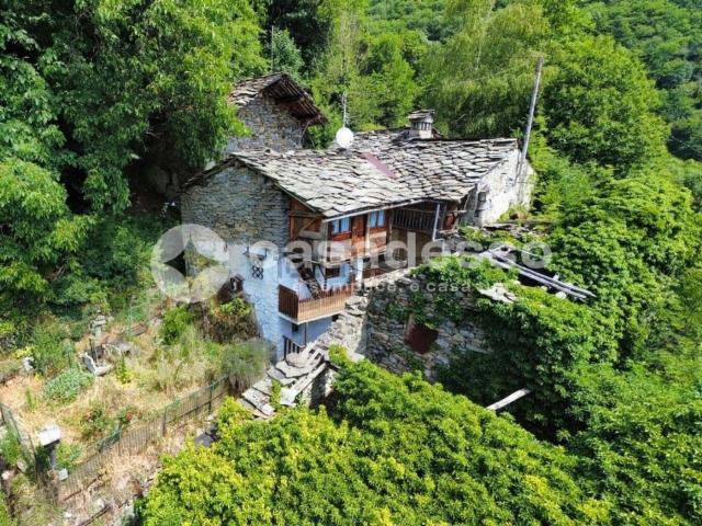 Villetta indipendente in vendita di 90 m² in Frazione Bugni Superiore, 19