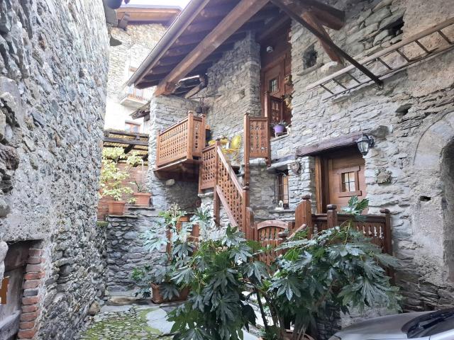 Villetta indipendente in vendita di 90 m² in Frazione Ville, 10
