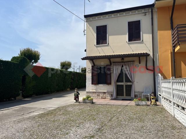 Villetta indipendente in vendita di 90 m² in Via XXV Aprile