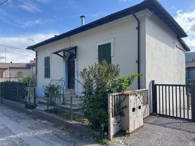 Villetta indipendente in vendita di 90 m² in Via Casa Lina