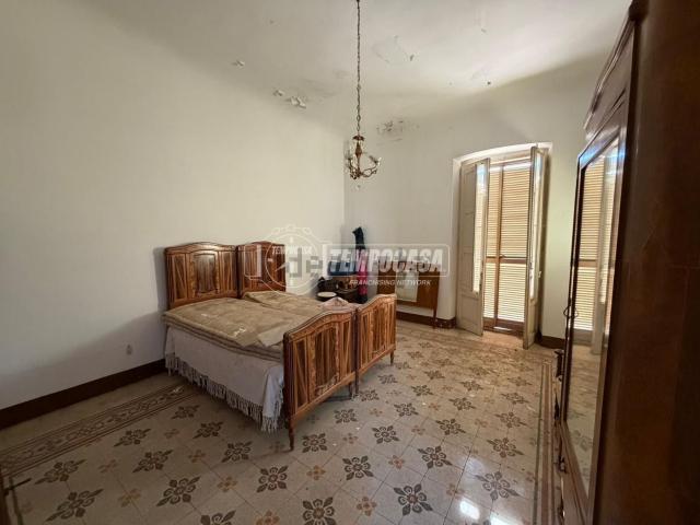 Villetta indipendente in vendita di 305 m² in Via del Melograno, 16