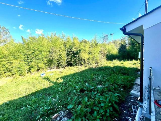 Villetta indipendente in vendita di 90 m² in Via della Val di Nievole