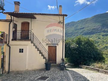 Villetta indipendente in vendita di 90 m² in Via di Luzio, 15