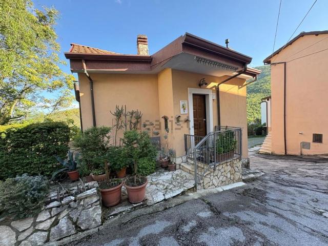 Villetta indipendente in vendita di 90 m² in Via Forcella, 8