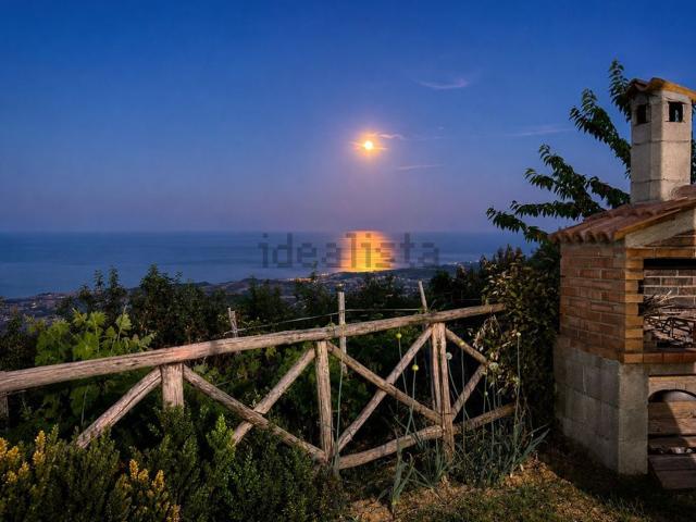 Villetta indipendente in vendita di 90 m² in Via fra Domenico da Badolato