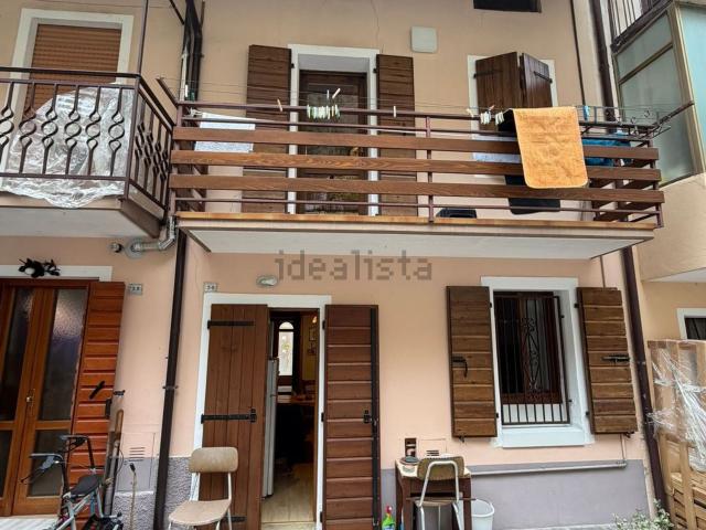Villetta indipendente in vendita di 90 m² in Via IV Novembre