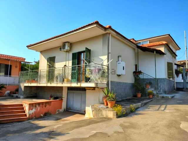 Villetta indipendente in vendita di 90 m² in Via Pagliarelle