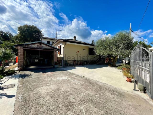 Villetta indipendente in vendita di 90 m² in Via Pezze d&apos Ischia