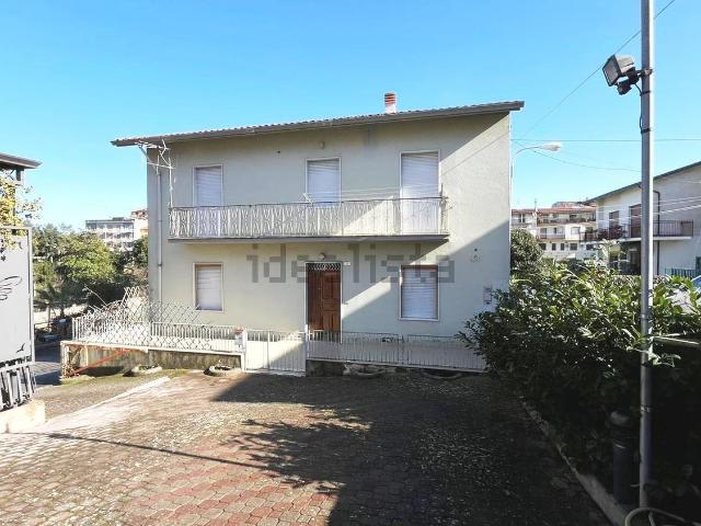 Villetta indipendente in vendita di 90 m² in Viale Spinelli, 3