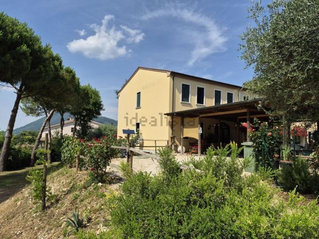 Villetta indipendente in vendita di 916 m² in Via Capitelli, 180
