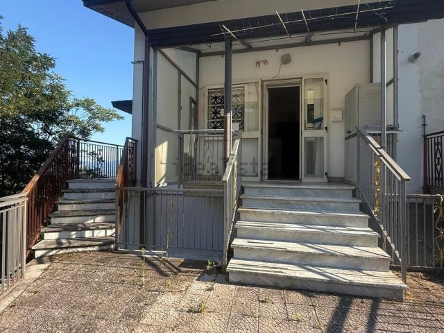 Villetta indipendente in vendita di 91 m² in Via Tuoro