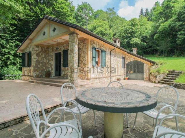 Villetta indipendente in vendita di 91 m² in Via Val di Sur
