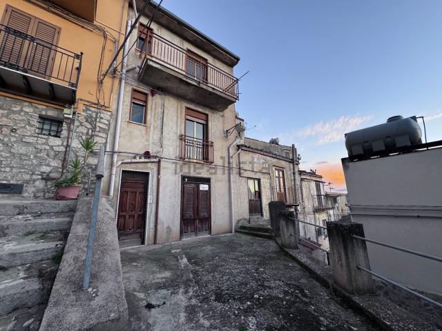 Villetta indipendente in vendita di 92 m² in Via Tropea