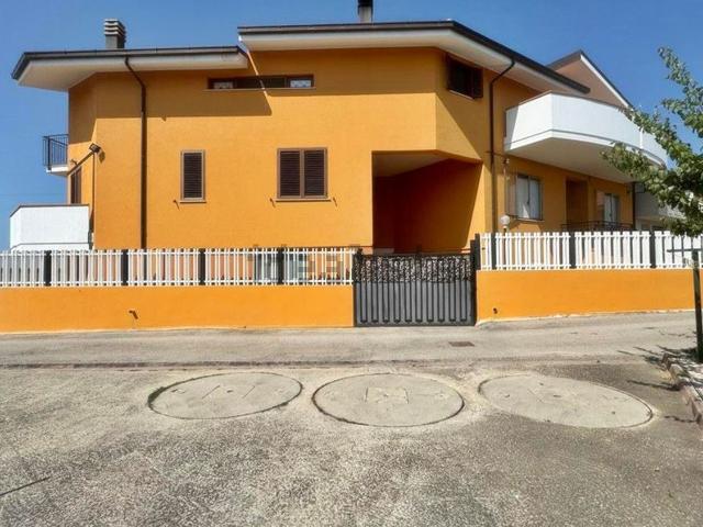 Villetta indipendente in vendita di 92 m² in Via Giorgio La Pira, 27