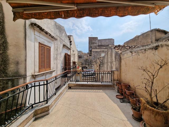 Villetta indipendente in vendita di 97 m² in Via VAINA, 40