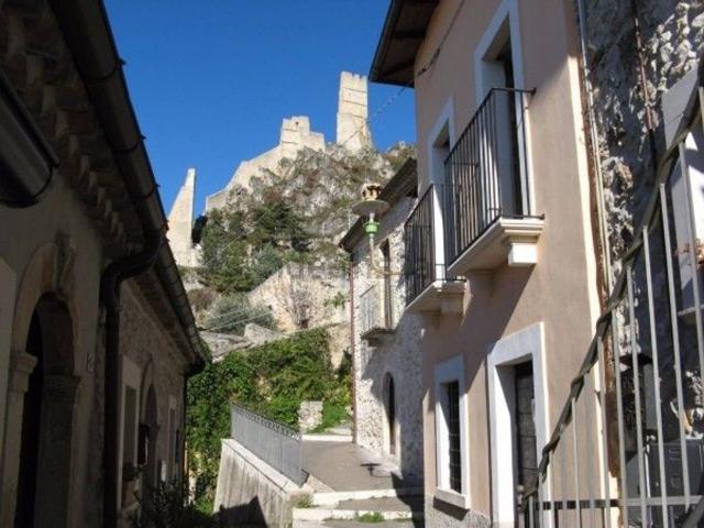 Villetta indipendente in vendita di 97 m² in Via E. Patrizi