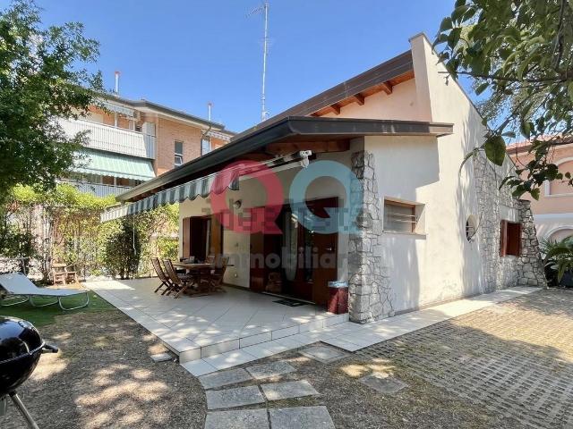 Villetta indipendente in vendita di 100 m² in Via Sacile, 9