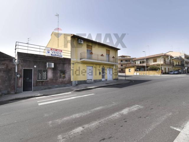 Villetta indipendente in vendita di 94 m² in Via Giovanni Verga, 107