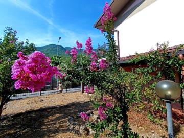 Villetta indipendente in vendita di 950 m²