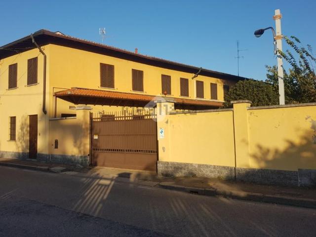 Villetta indipendente in vendita di 950 m² in Via Roma, 36