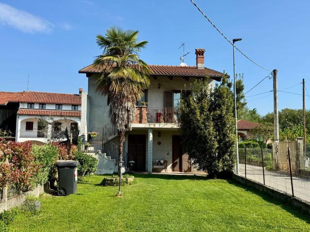 Villetta indipendente in vendita di 95 m² in Via Fiorana, 44