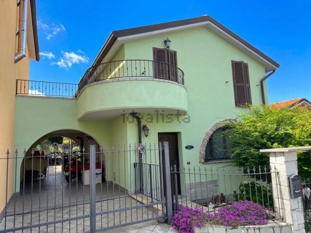 Villetta indipendente in vendita di 96 m² in Via delle Ortensie, 40