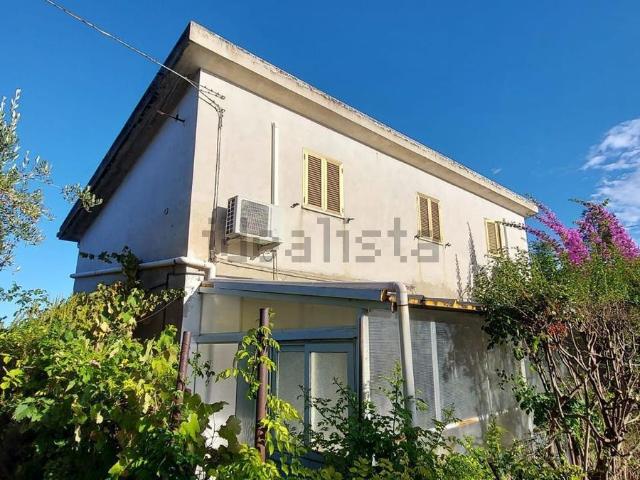 Villetta indipendente in vendita di 98 m² in Viale Adriatico