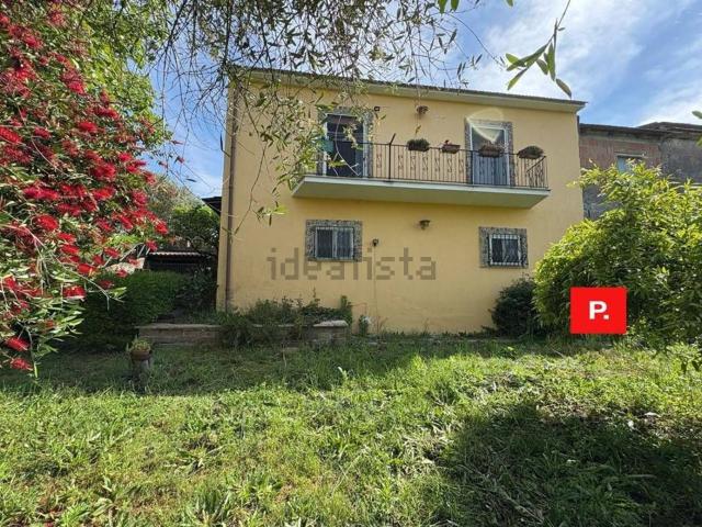 Villetta indipendente in vendita di 990 m² in Via Fusco