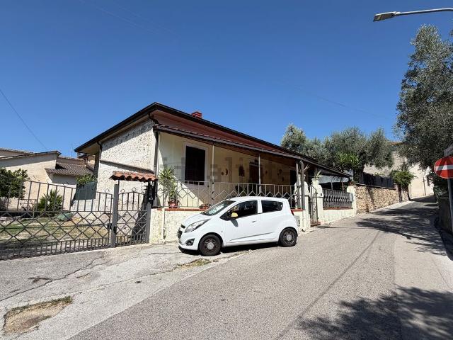 Villetta indipendente in vendita di 99 m² in Via Colle Scalone, 1