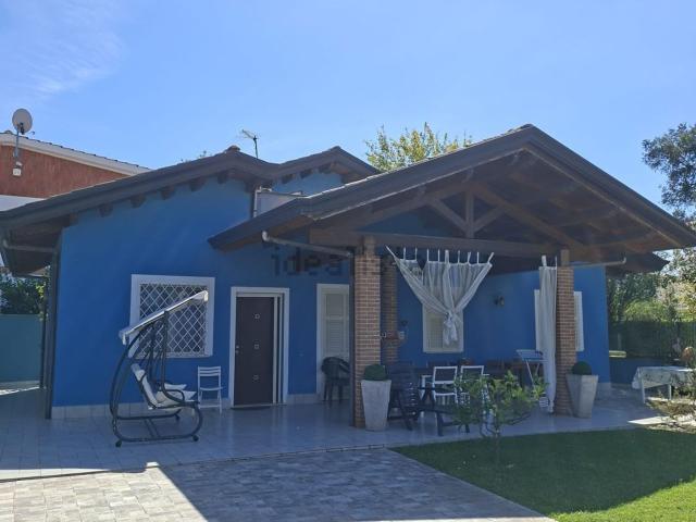 Villetta indipendente in vendita di 100 m² in Traversa 35 Sinistra Golfo Odissea, 1