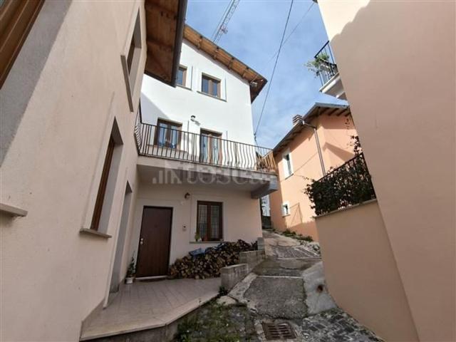 Villetta indipendente in vendita di 100 m² in Via Centrale
