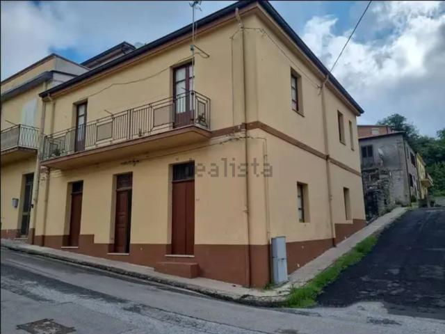 Villetta indipendente in vendita di 100 m² in Via Cesare Battisti