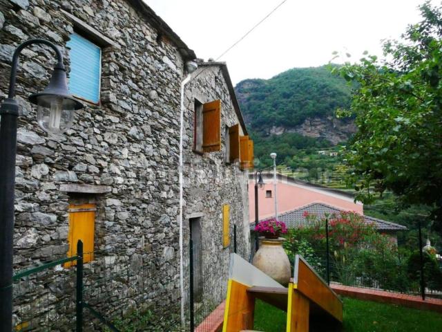 Villetta indipendente in vendita di 100 m² in Via Accereto, 11