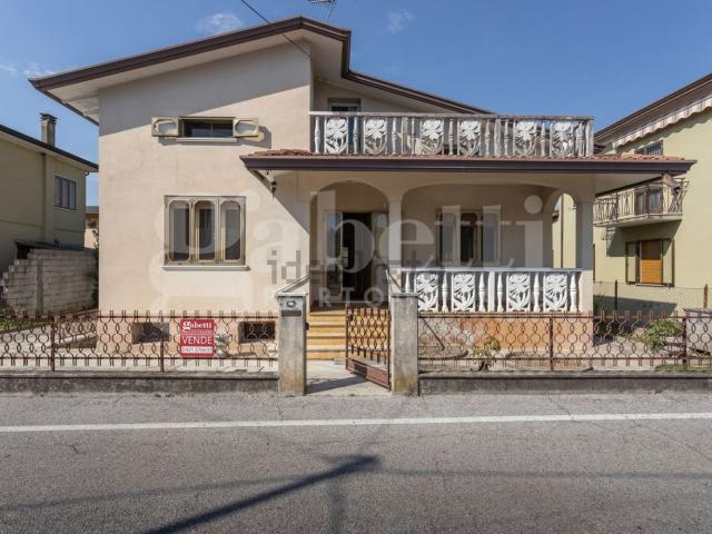 Villetta indipendente in vendita di 100 m² in Via Bruno Buozzi, 89
