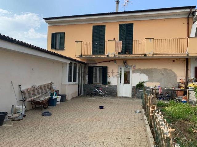 Villetta indipendente in vendita di 100 m² in Via Gravellona