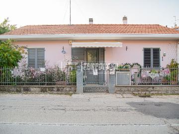 Villetta indipendente in vendita di 100 m² in Via Daniele Felici, 33