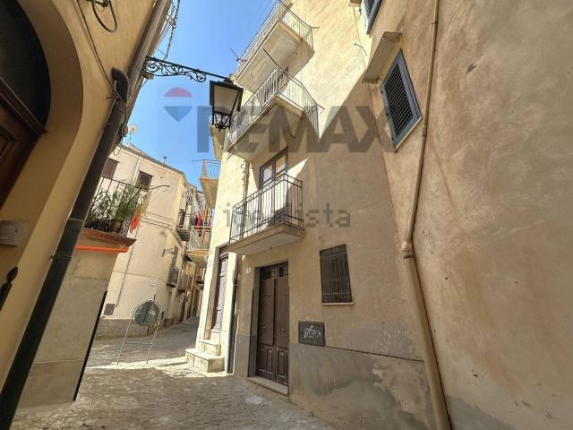 Villetta indipendente in vendita di 100 m² in Via degli Aragonesi, 3