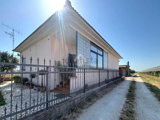Villetta indipendente in vendita di 100 m² in Via Enrico Toti, 51