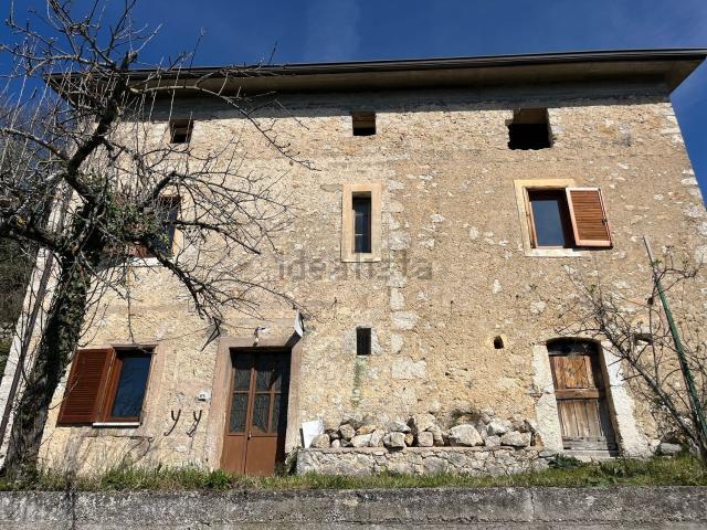 Villetta indipendente in vendita di 100 m² in Via Fontanelle dei Monti