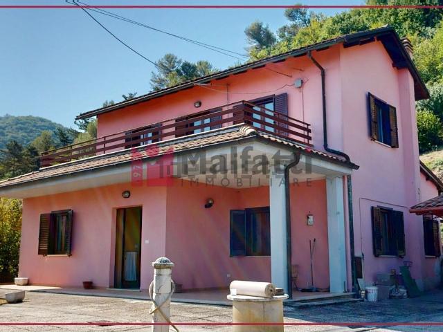 Villetta indipendente in vendita di 100 m² in Via Fiamignano, 12